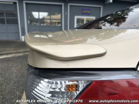 Used 2010 Lexus HS 250h Base image 9