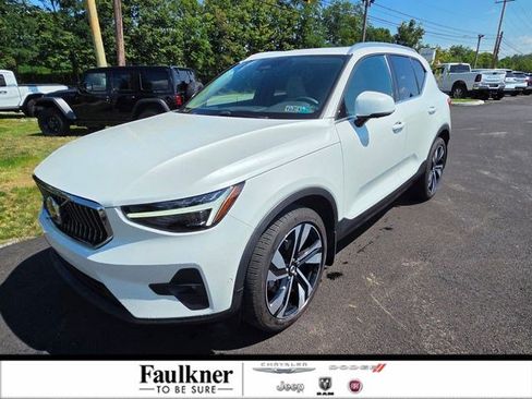 Used 2024 Volvo XC40 B5 Plus w/ Protection Package Premier AWD/4WD image 1