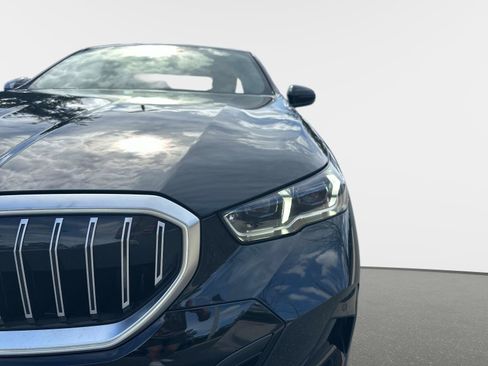 Used 2025 BMW 530i w/ M Sport Package image 9