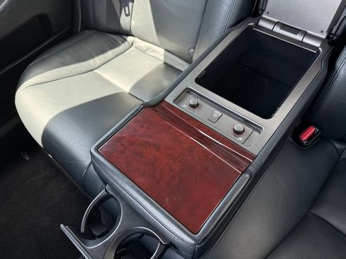 Used 2010 Lexus LS 460 w/ Comfort Pkg RWD image 27