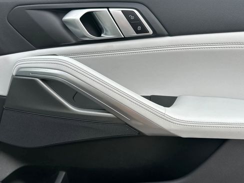 Used 2023 BMW X6 xDrive40i w/ Climate Comfort Package image 19