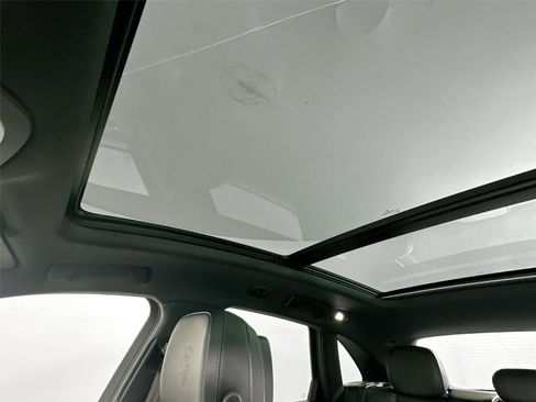 Certified 2026 Porsche Macan AWD/4WD image 35