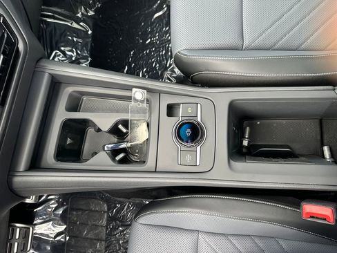 New 2026 Volkswagen Tiguan SE R-Line AWD/4WD image 13
