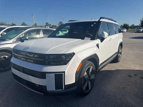 Used 2025 Hyundai Santa Fe Limited image 7