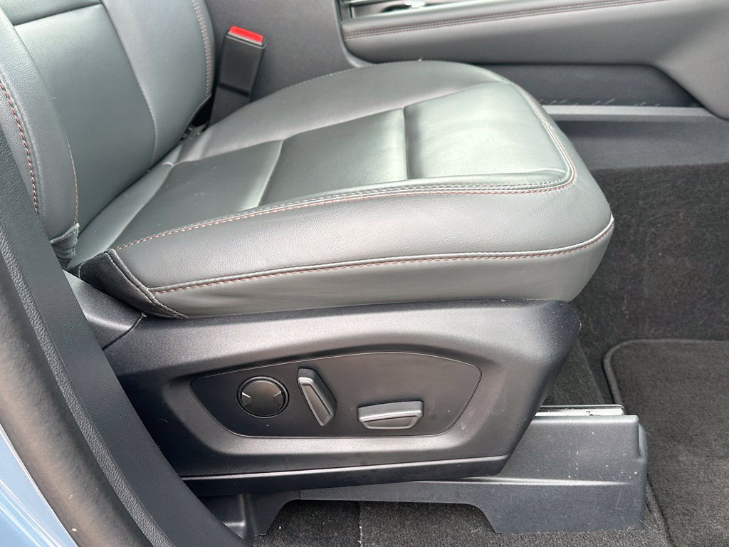 Used 2025 Ford Explorer Active w/ Active Comfort Package AWD/4WD image 17