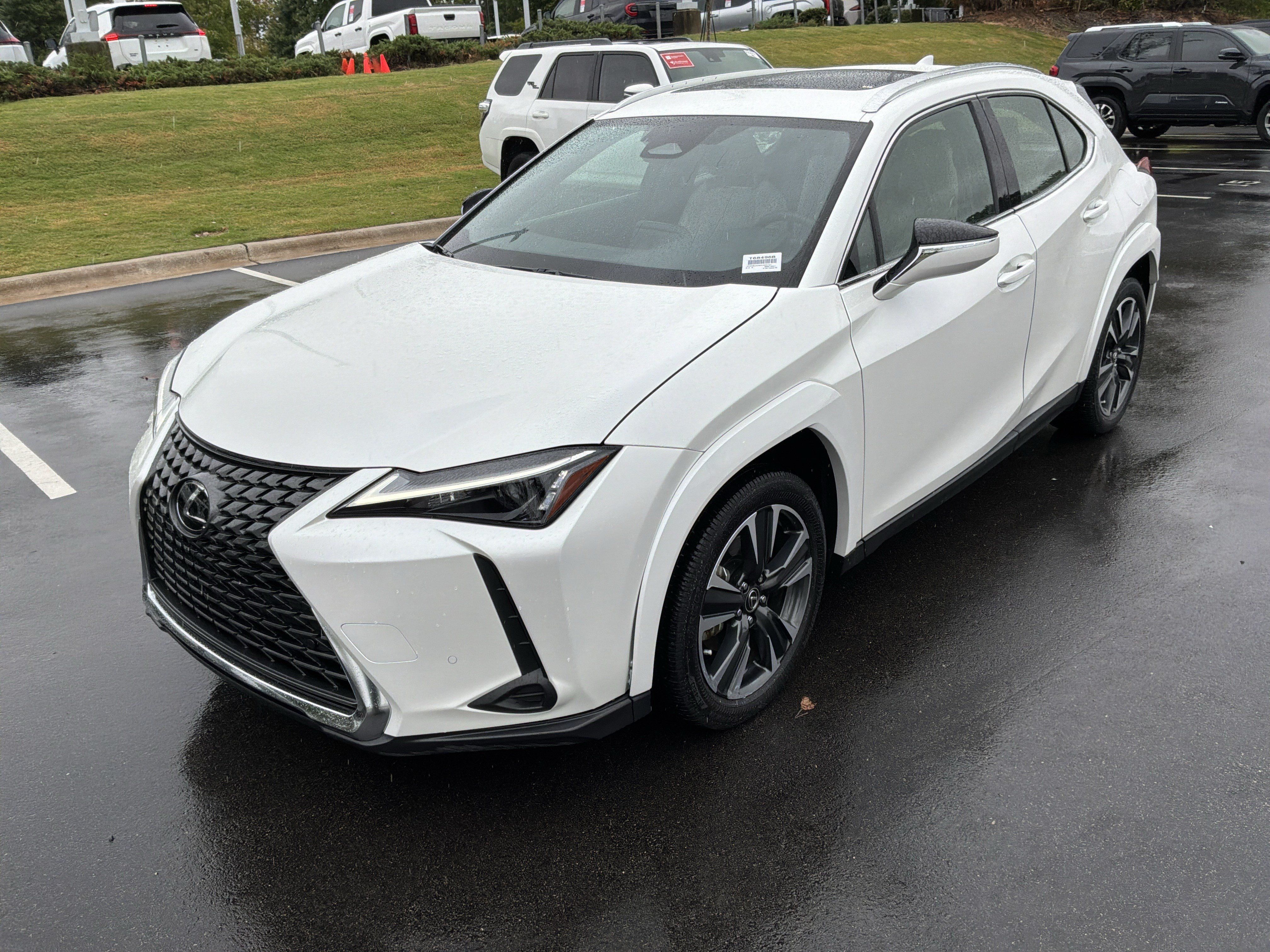 Used 2025 Lexus UX 300h FWD w/ Accessory Package (Z2) image 5