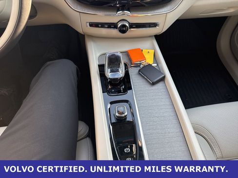Certified 2023 Volvo XC60 B5 Ultimate w/ Climate Package image 27