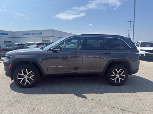 Used 2024 Jeep Grand Cherokee Limited w/ Luxury Tech Group II AWD/4WD image 6