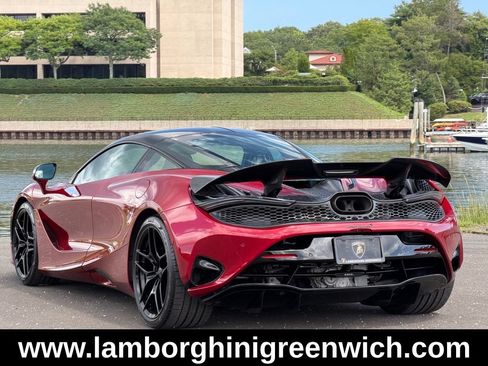 Used 2025 McLaren 750S RWD image 3