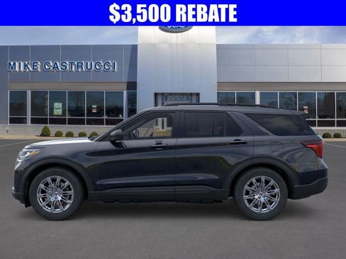 New 2026 Ford Explorer Active w/ Active Comfort Package image 3