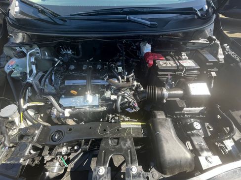 Used 2025 Nissan Versa SV FWD image 32