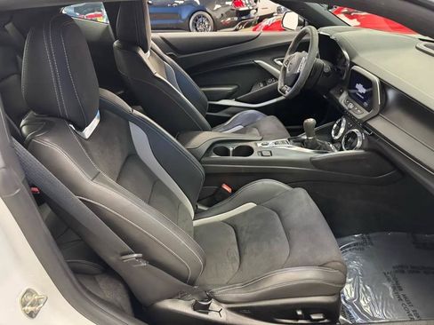 Used 2019 Chevrolet Camaro SS RWD image 17
