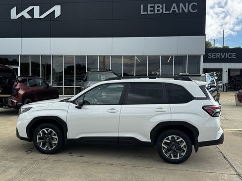 Used 2026 Subaru Forester Premium AWD/4WD image 19