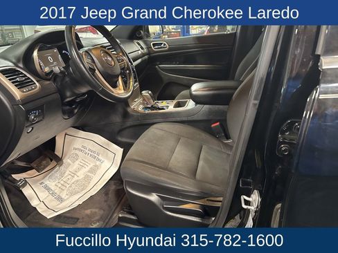 Used 2017 Jeep Grand Cherokee Laredo image 10