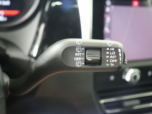 Used 2025 Porsche Macan image 36