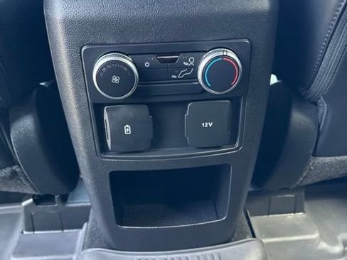 Used 2021 Ford Explorer XLT w/ Equipment Group 202A AWD/4WD image 15