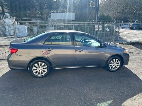 Used 2013 Toyota Corolla LE image 4