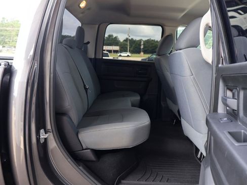Used 2018 RAM 2500 Tradesman w/ Chrome Appearance Group AWD/4WD image 12