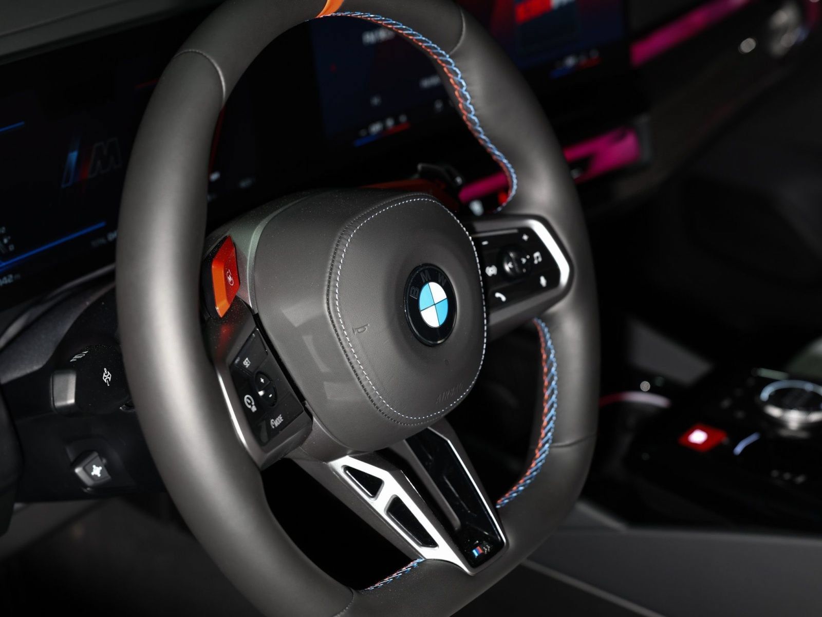 Used 2025 BMW M5 Touring AWD/4WD image 32