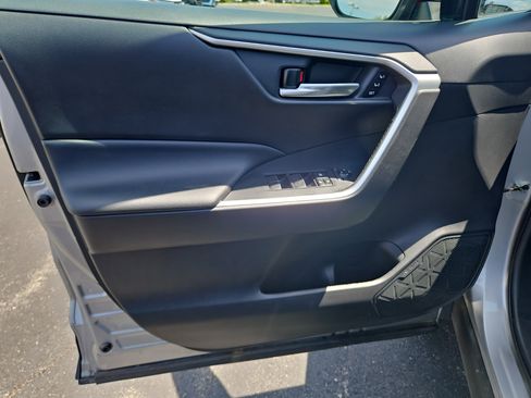 Used 2021 Toyota RAV4 XLE Premium AWD/4WD image 17