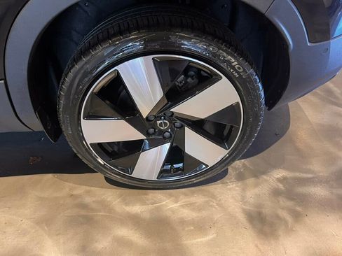 Used 2023 Volvo C40 P8 Recharge Ultimate image 11