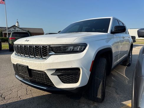 Used 2024 Jeep Grand Cherokee Laredo X AWD/4WD image 1