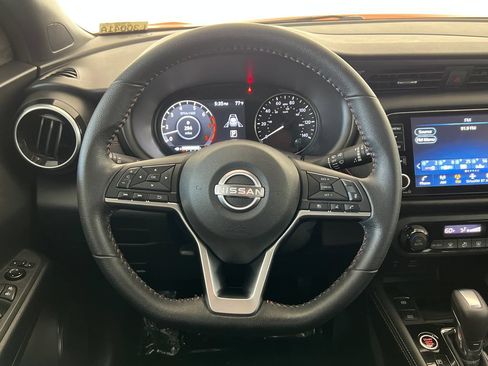 Used 2023 Nissan Kicks SR FWD image 17