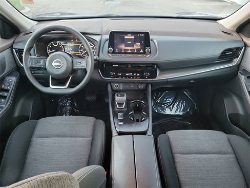 Certified 2022 Nissan Rogue SV image 9