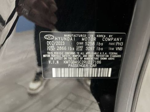 Used 2024 Genesis G80 2.5T image 36