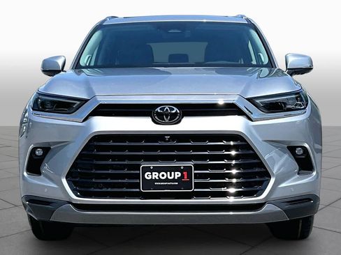 Used 2024 Toyota Grand Highlander AWD image 4