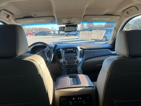 Used 2018 Chevrolet Suburban LT image 34