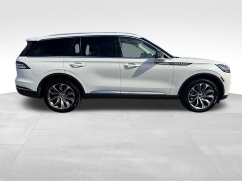 Used 2026 Lincoln Aviator Reserve w/ Illumination Package AWD/4WD image 2
