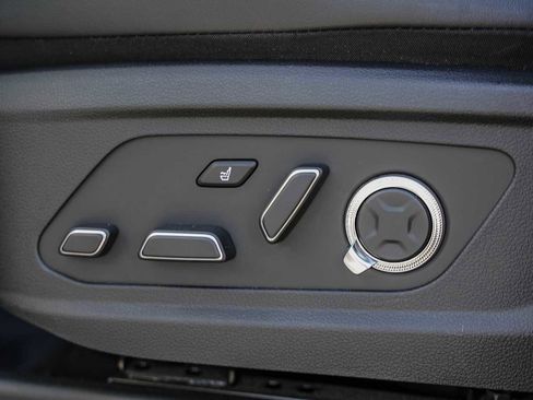 Used 2023 Hyundai Palisade Calligraphy image 17