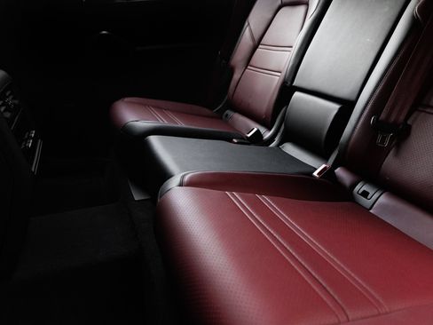 Certified 2025 Porsche Cayenne GTS AWD/4WD image 26