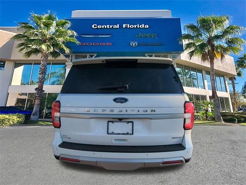Used 2024 Ford Expedition Max XLT image 6