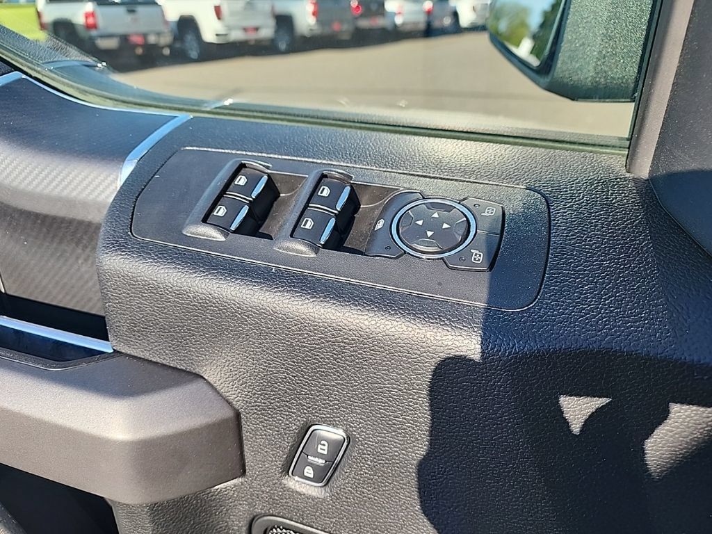 Used 2018 Ford F150 XLT w/ Equipment Group 302A Luxury AWD/4WD image 11