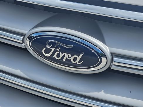 Used 2019 Ford Escape Titanium FWD image 34