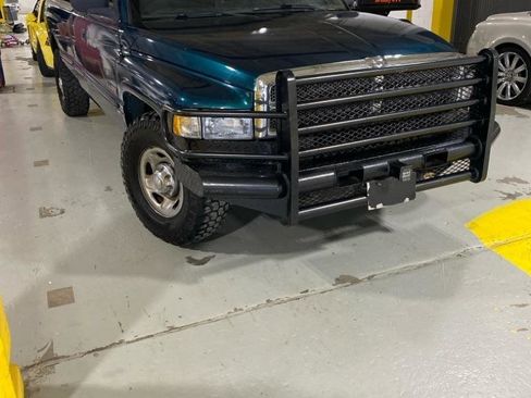 Used 1998 Dodge Ram 2500 Truck 2WD Quad Cab image 3