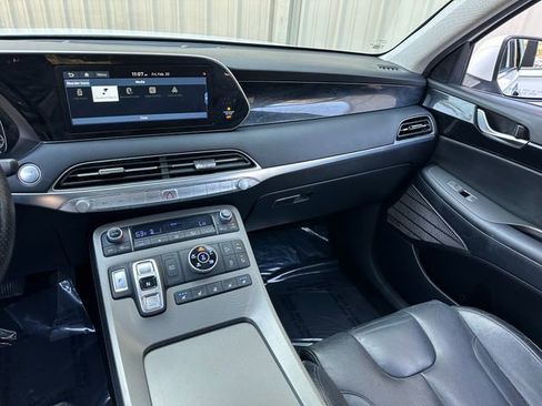 Used 2021 Hyundai Palisade Limited image 18