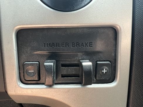 Used 2011 Ford F150 XLT w/ XLT Chrome Pkg AWD/4WD image 31