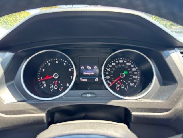 Used 2019 Volkswagen Tiguan SEL R-Line AWD/4WD image 22