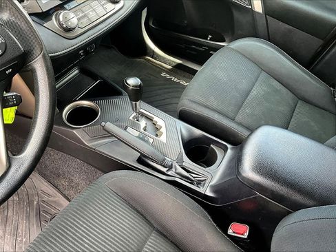 Used 2015 Toyota RAV4 XLE AWD/4WD image 17