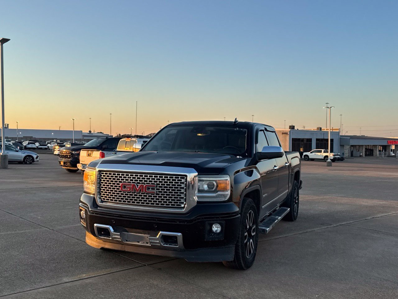 Used 2015 GMC Sierra 1500 Denali w/ Driver Alert Package RWD image 10