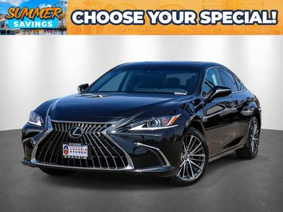 Used 2025 Lexus ES 300h w/ Premium Package