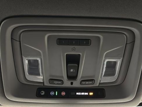 Used 2021 Chevrolet Silverado 2500 LTZ w/ Z71 Chrome Sport Edition AWD/4WD image 35