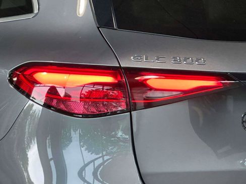 Used 2023 Mercedes-Benz GLC 300 4MATIC image 8