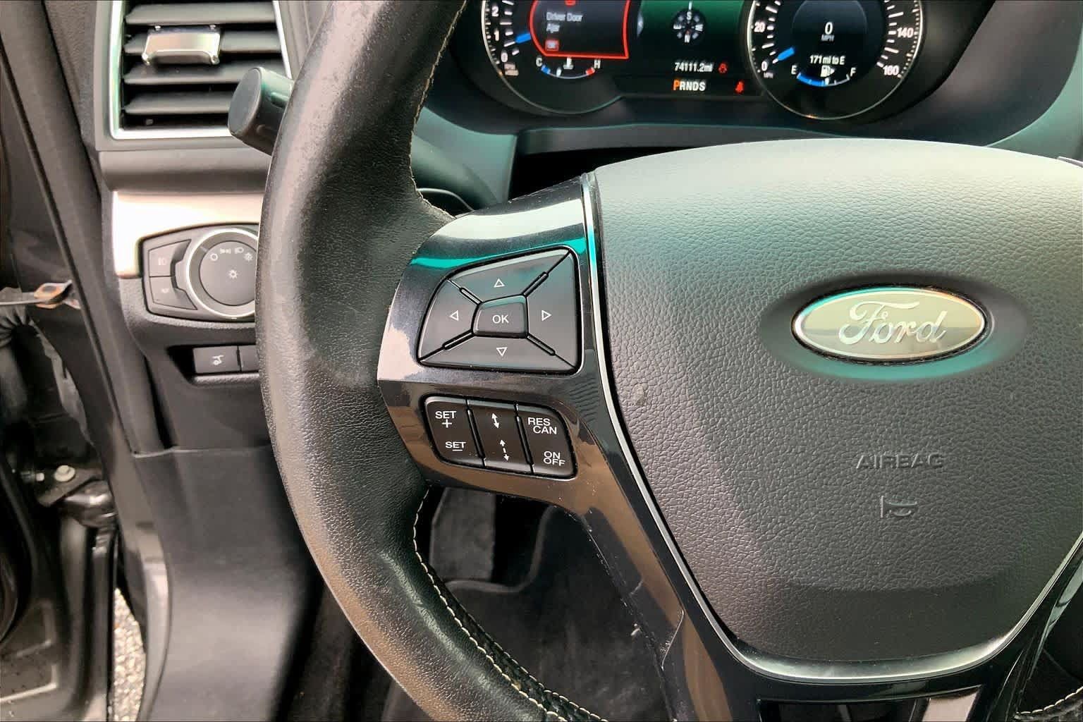 Used 2016 Ford Explorer Platinum AWD/4WD image 24
