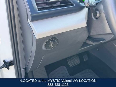 Certified 2023 Volkswagen Taos SE w/ Panoramic Sunroof Package FWD image 36