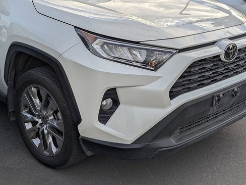 Used 2021 Toyota RAV4 XLE Premium image 23