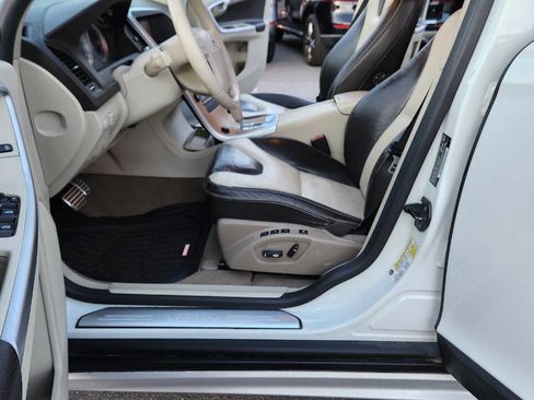 Used 2010 Volvo XC60 T6 image 25